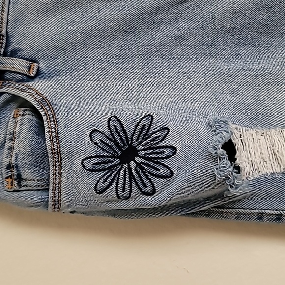 Hollister Ultra High Rise Embroidered Dad Jeans Size 1R/25 Women's Juniors - Picture 2 of 16